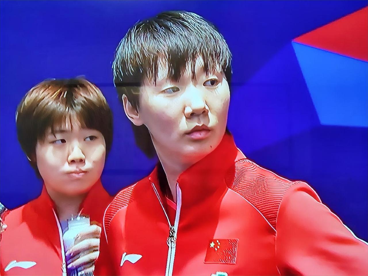 给世乒赛中韩女团之战的六名球员打分：

王曼昱：国乒一单，10分
王艺迪：国乒三