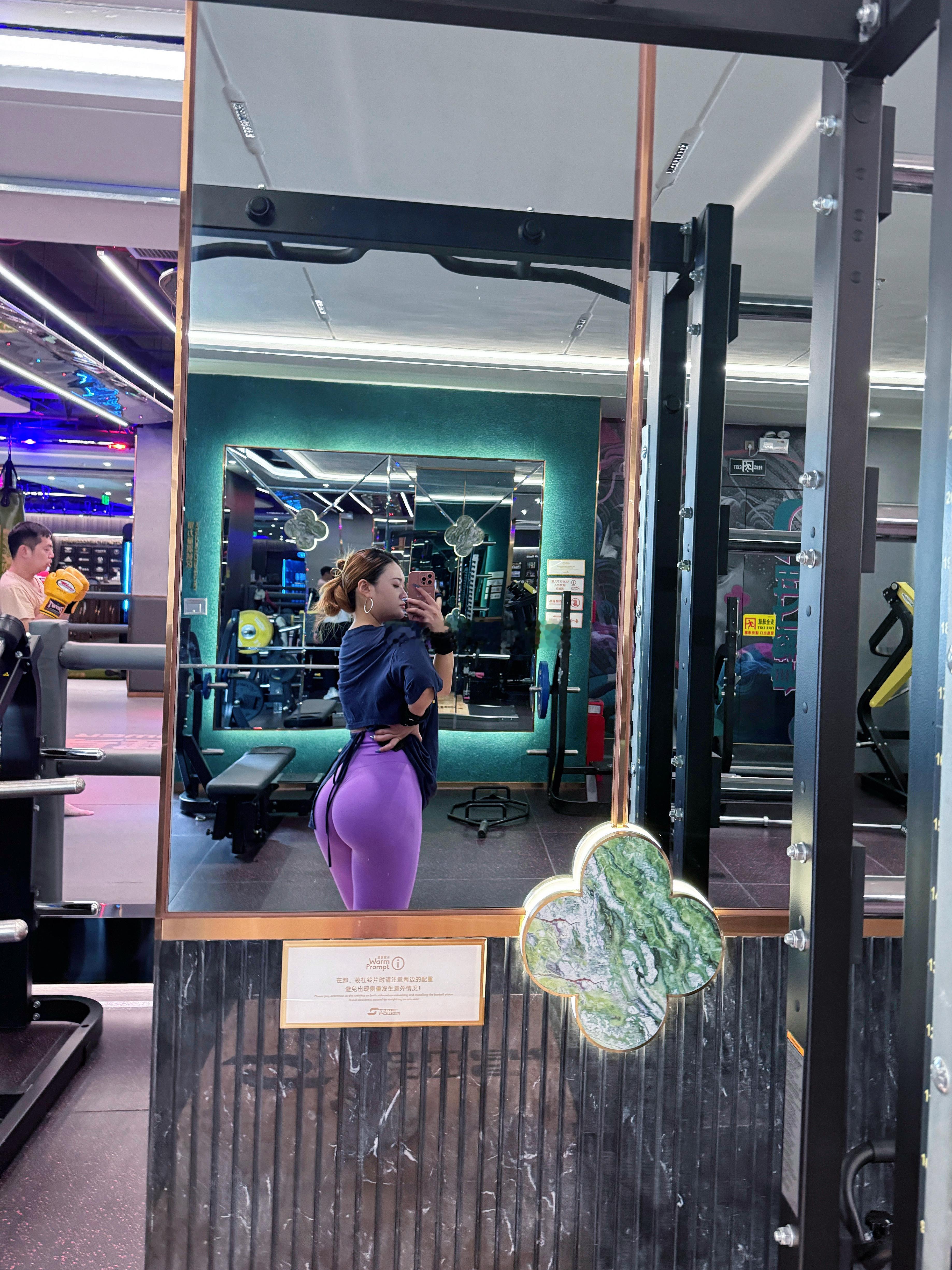 教练：不加满怎么对得起你的臀围[吃瓜]  ​​​