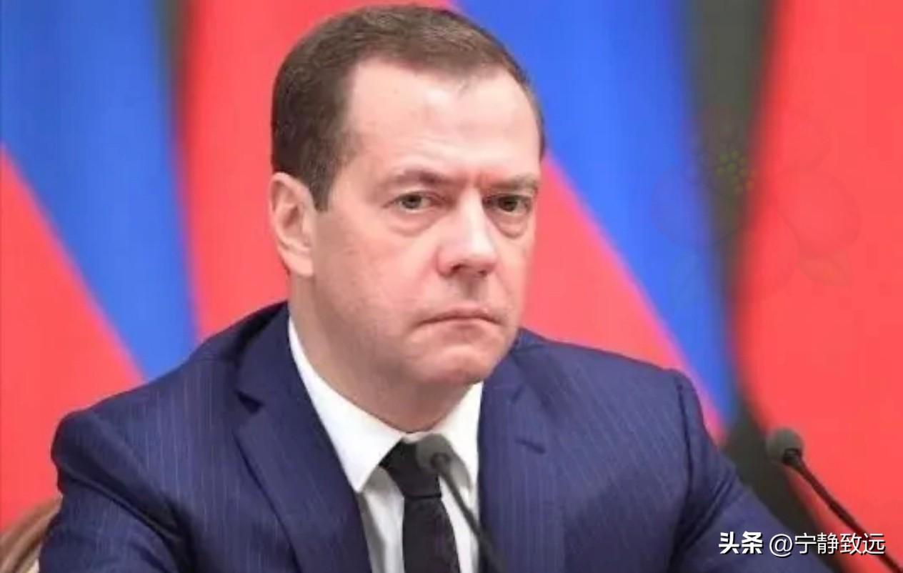 中东地区的王爷们要彻底破防了，梅德韦杰夫：王爷们太天真了，以为美国会保护你们！