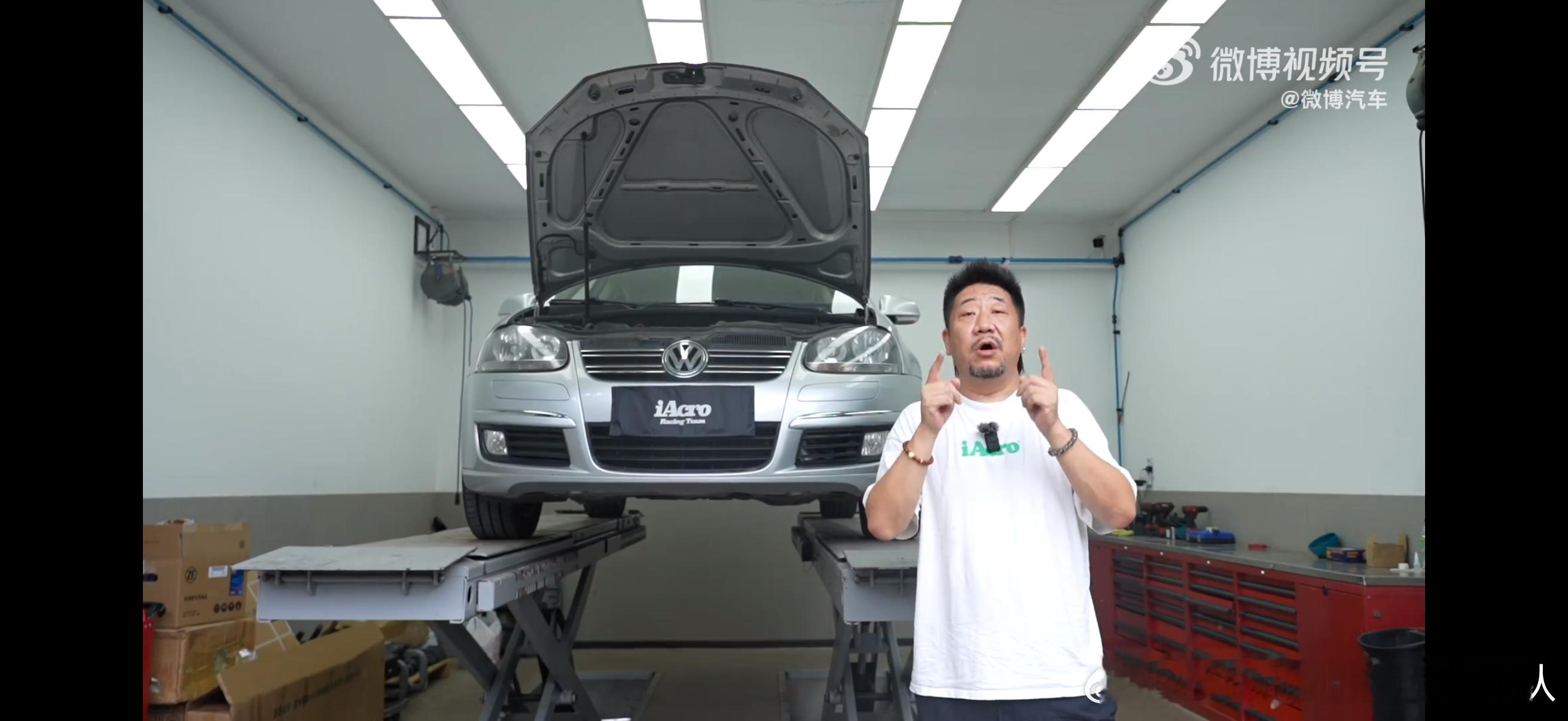 这届年轻人开始继承老爸的老车了在中国谈“老爷车”，其实多少有点尴尬。欧美的车迷动