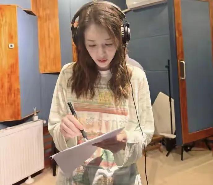 “冻龄女神”李小冉，冷白皮、紧致肌肤五十岁好像二十岁妙龄少女

最近看《乘风20