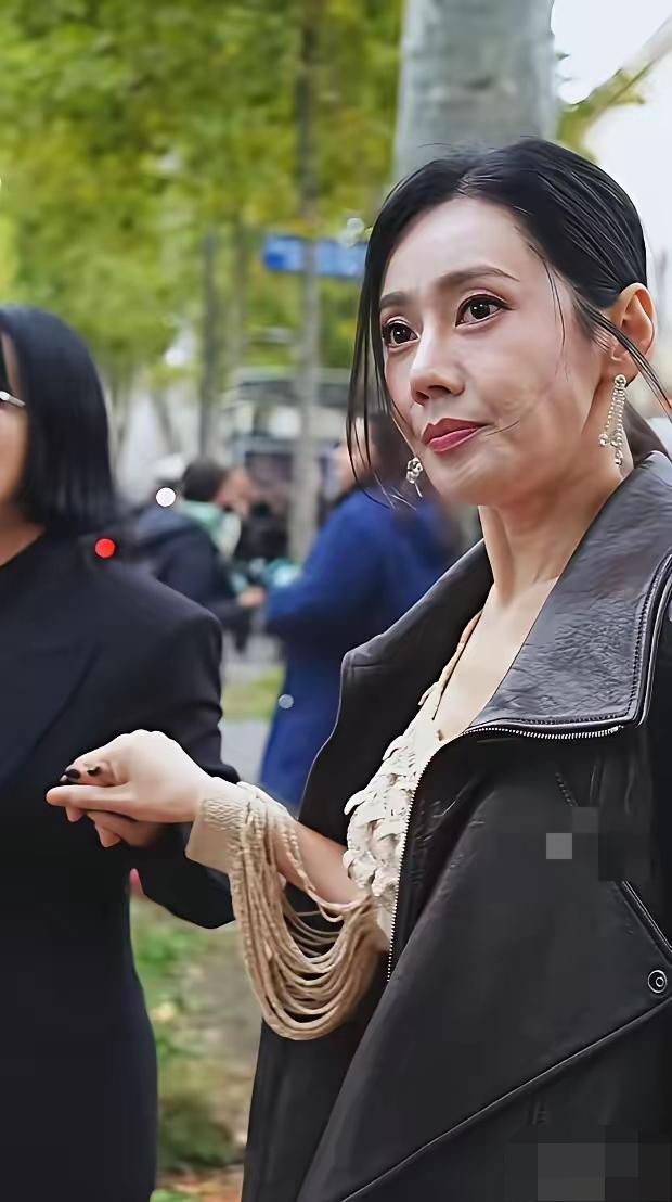 一部主题曲，为所有爱执着的痛，为所有恨执着的伤，你还记得她吗？