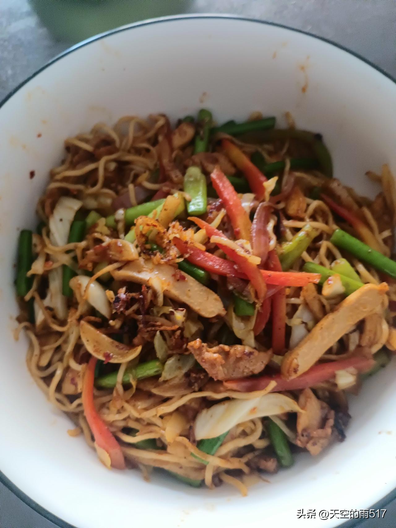 中午饭又是炒细面，