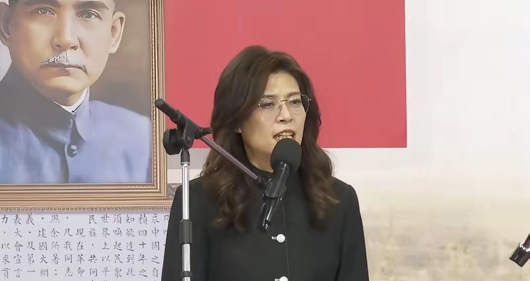 郑丽文现身“纪念七七抗战”相关活动。
 
麻烦看官老爷们右上角点击一下“关注”，