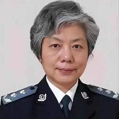 不能判刑，那就高额罚款！”中国人民公安大学李玫瑾教授建议，凡是扶了老人被要求天价