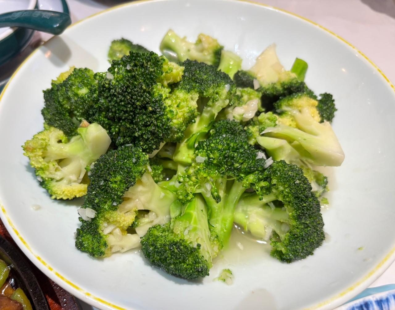 为什么年薪七八十万的人也看起来没什么钱？这应该是90%的人无法企及的高度了吧！