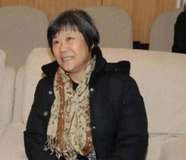 黄维之女黄慧南回忆：2015 年被告知领取父亲的抗战纪念章，倍感意外！
 
换谁