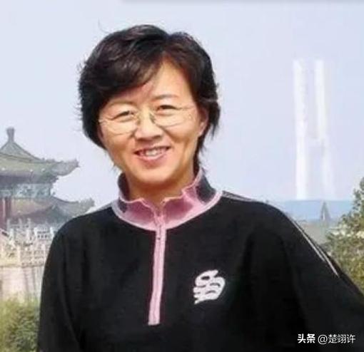 美国慌了，中国出了一位比导弹还可怕的女人！谁能想到，中国的东风17导弹出自她之手