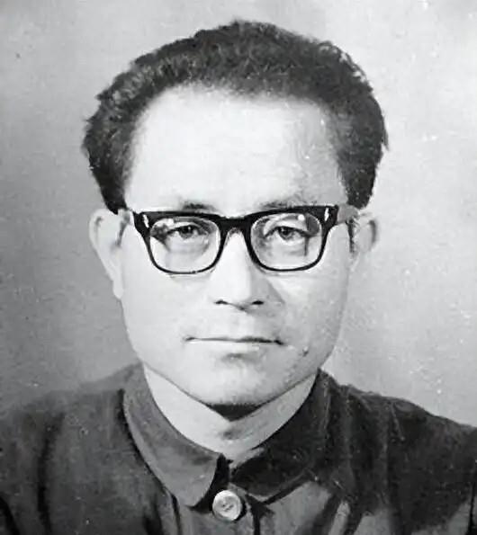 他叫邢崇智，河北人心里刻了四十年的名字。1983年主政河北，没端着官架子坐办公室