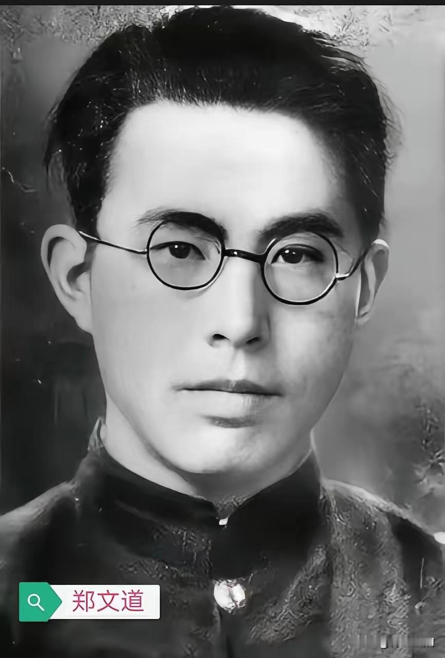 1942年，地下党郑文道求死不成，被日军安置在医院，一名护士每次给他换药，都会多