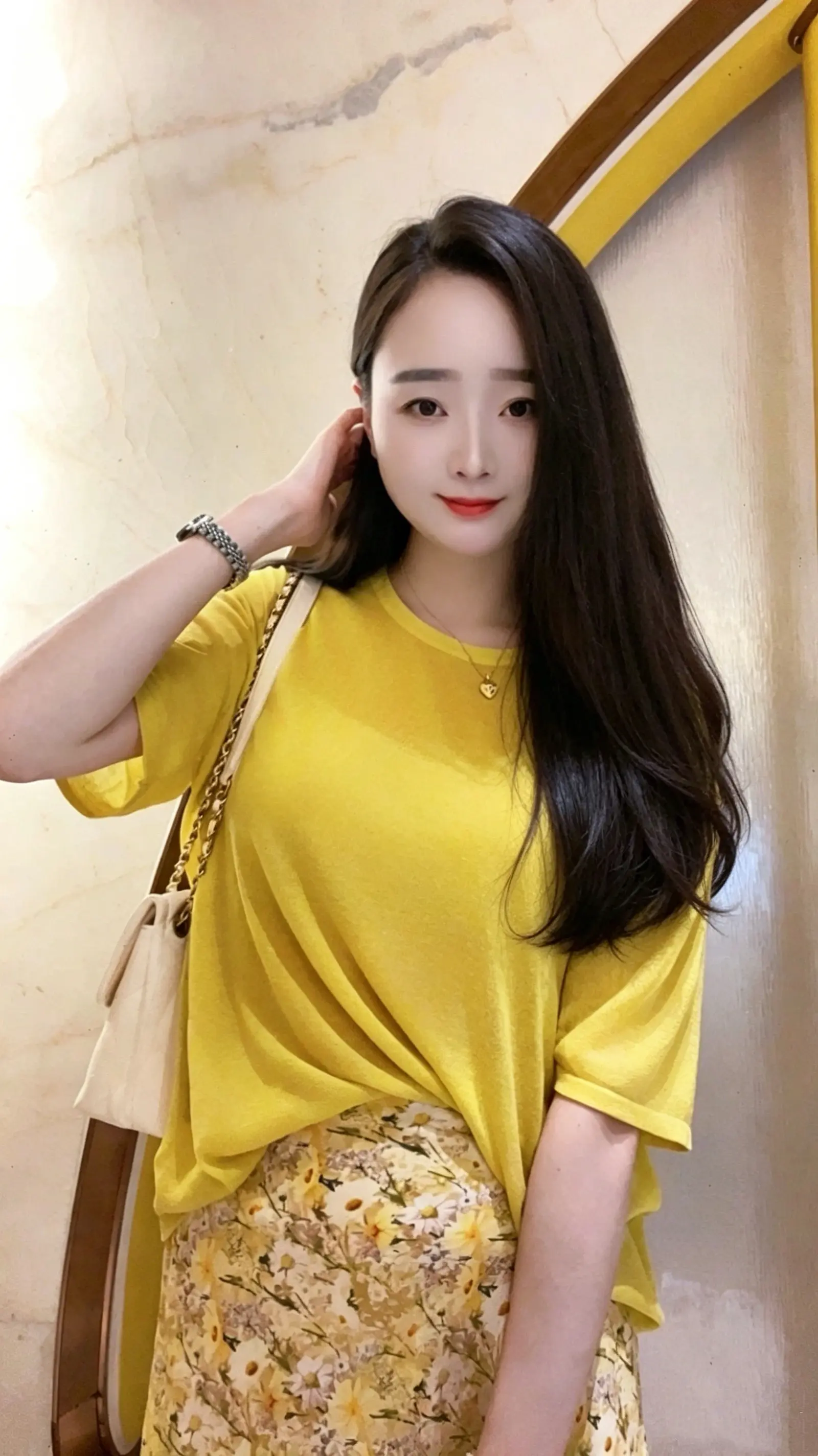 玫瑰满身小刺，好像更适合独自盛放🌷