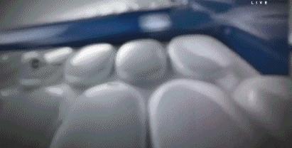 身体都不是自己的了，居然还能进，你不是MVP谁是啊，布伦森？
  目前为止布伦森