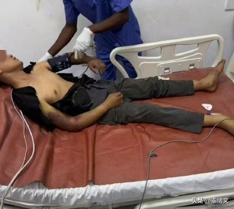 贵州网红非洲遭绑架！拒骗同胞被打断手脚，跳车逃生太惊险
 
27岁的贵州博主曾先