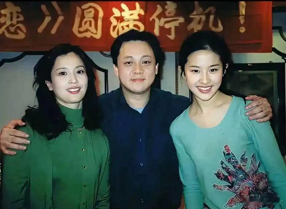 看到刘亦菲妈妈的美貌，明白了她的美真的是家族、基因的完美传承 