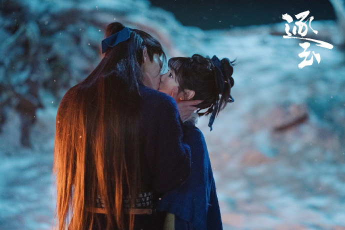 谢征樊长玉雪落肩头篝火相伴谢征樊长玉雪中拥吻 谢征樊长玉雪中拥吻，谢征樊长玉雪落