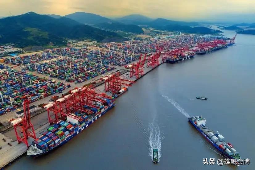 大家有没有嗅到空气中那股不同寻常的味道？
一场震撼全球的“大回流”正在上演，三大