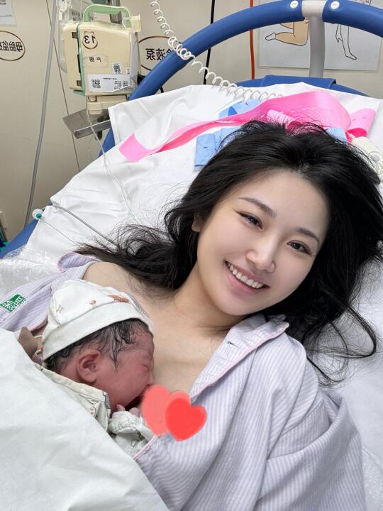 纪念我的第一个母亲节🥰谢谢你来当我的小孩