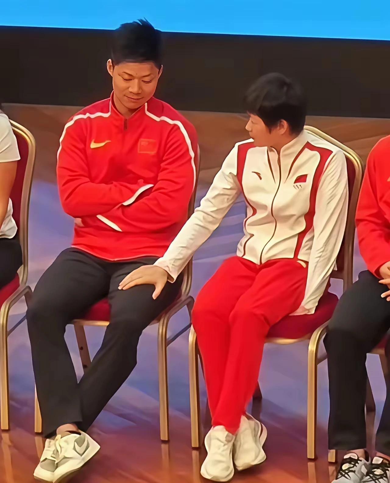 全红婵真是女大十八变，从巴黎奥运会到现在才整一年时间，全红婵沧海桑田，有了质的飞