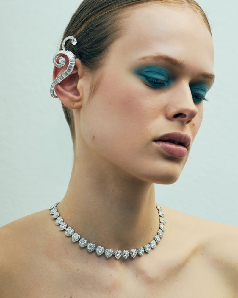 模特Franziska Jetzek出镜葡萄牙版《VOGUE》2025年7刊，演