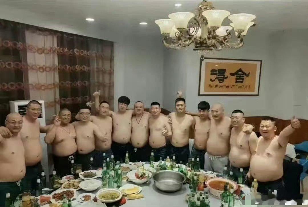 不懂就问，这是什么饭局？[黑线] 