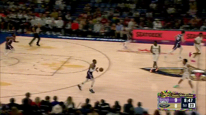 国王球星威斯布鲁克真是太让人意外了！在今天国王客场挑战鹈鹕的比赛中，当时比赛进行