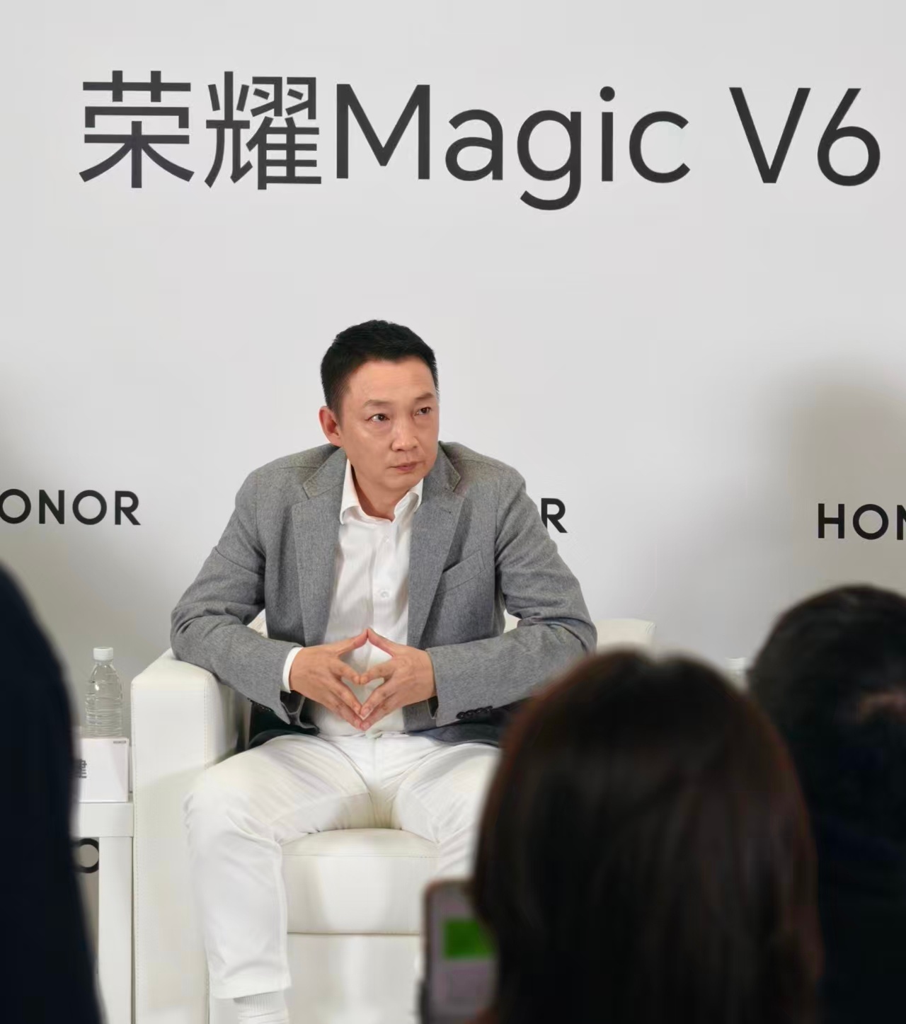 #荣耀李健称荣耀折叠屏是最好的#3月10日，荣耀 Magic V6 正式发布，在