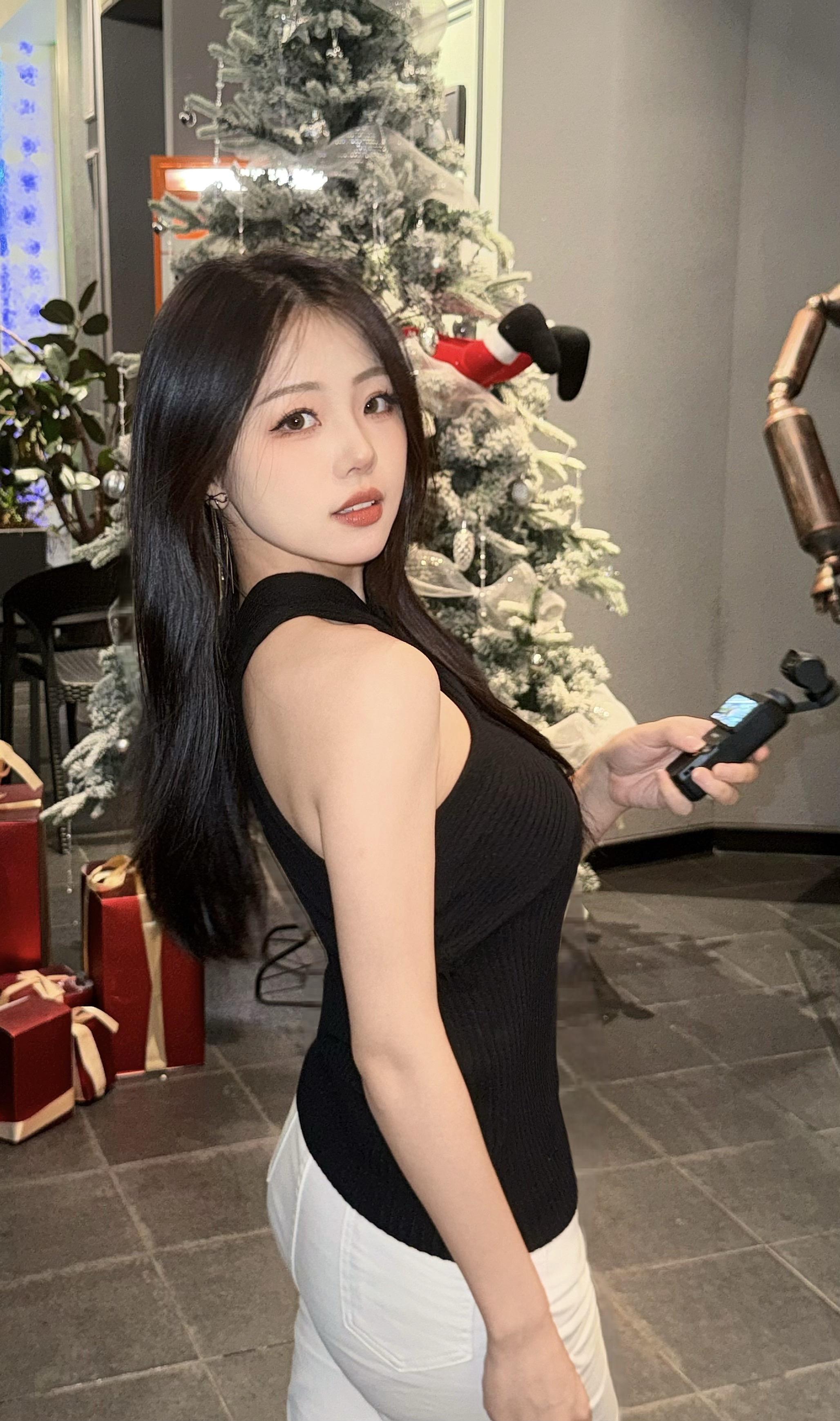 爱一个人的话 怎么能舍得不说出来。