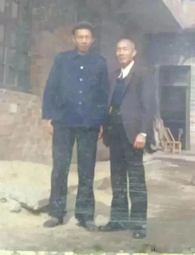 97岁抗战老兵隔海认亲！台湾大叔喊话：血脉比政治更真实！
 
2025年8月，一