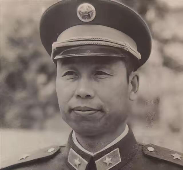 他是老山战场上唯一没熬出将军的师长，只因对着首长喊出"战士在前方流的是血，不是水