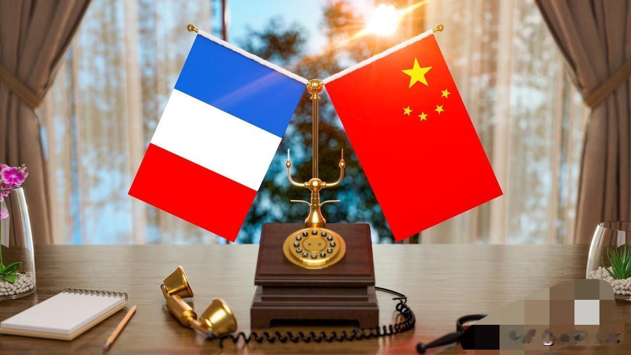 强烈呼吁各位条友为我们英武辛勤的王外长点赞！王外长您辛苦啦！