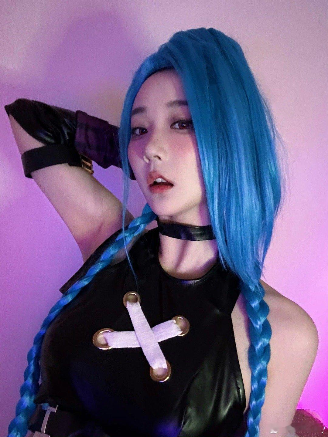 Kitty还是顶啊！要是再慷慨一点就好了[舔屏][舔屏]解说Kitty再晒金克丝