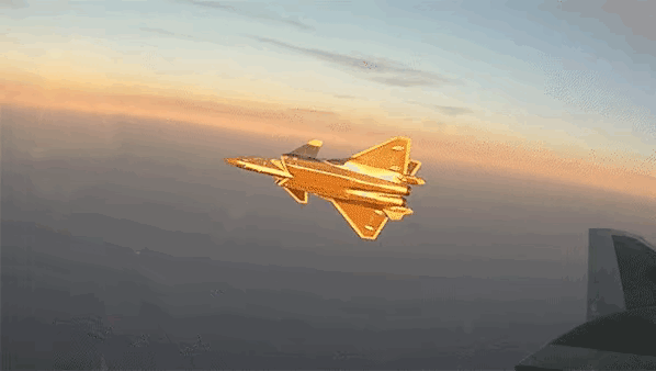 歼20穿上了黄金战衣，潇洒的背影太帅了！这可是我们乃至地球上最先进的高空高速隐身