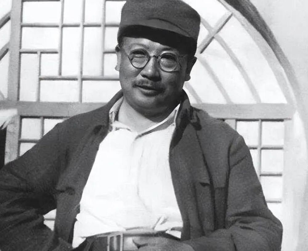 1931 年顾顺章叛变，钱壮飞截获绝密电文，内容仅四字，连夜传递情报给李克农，周