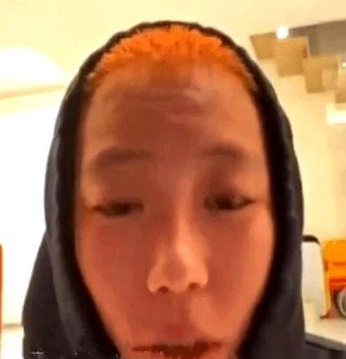 谁能想到，一场关于“秃头焦虑”的直播，竟能撬动一场487万人的围观，还顺便让新专