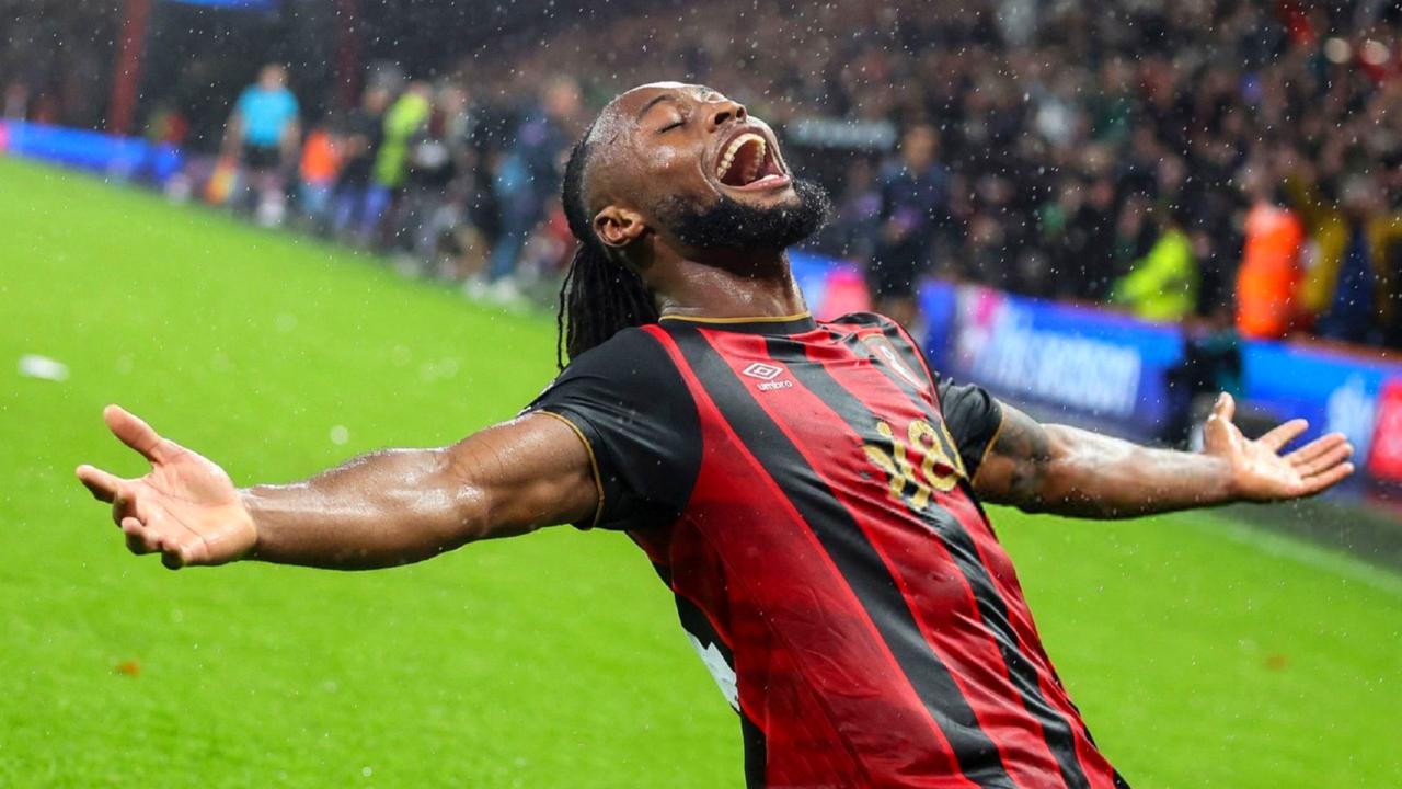 25岁的塞梅尼奥本赛季英超出战16轮收获8球3助，此前伯恩茅斯花费1025万将其