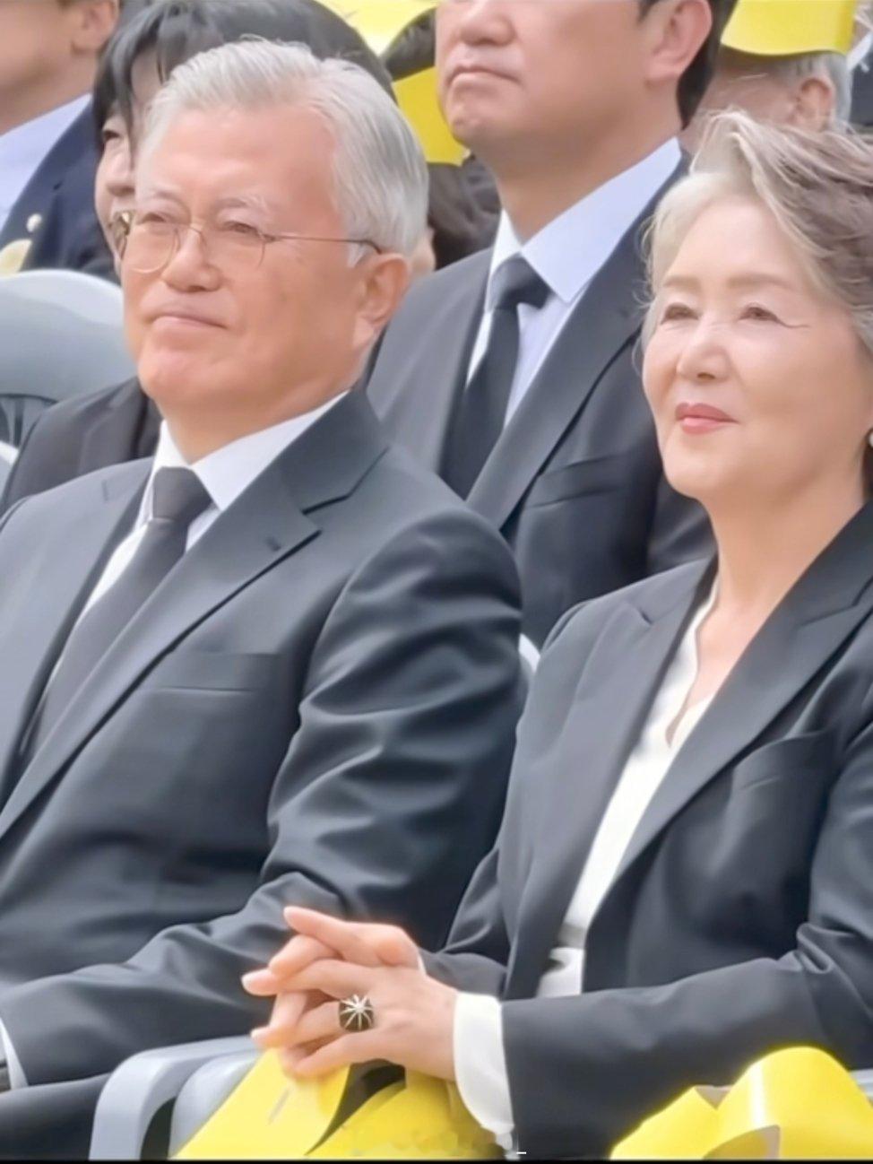 文在寅、李在明等参加前总统卢武铉逝世16周年相关活动。 ​​​