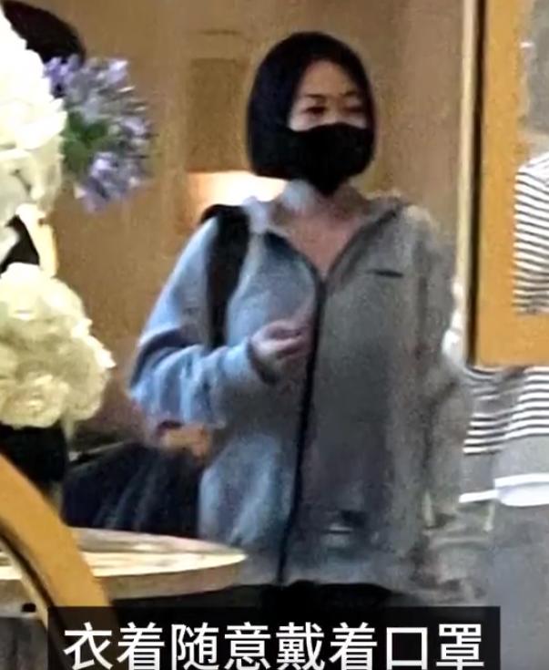 小s韩国被人偶遇，
健康状况让人担忧，
但是消费水平却一点没有变差！6月23日下