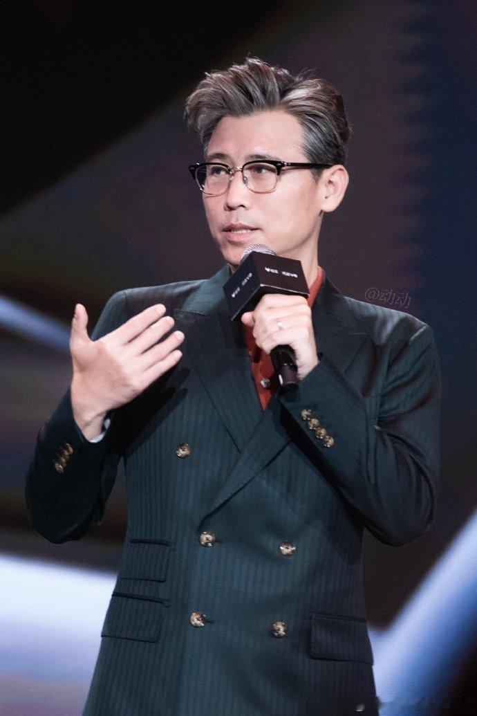 李乃文带着假条去的毛血汪 彻底被这个综艺联动梗戳中笑点！李乃文持证去录毛血汪，从