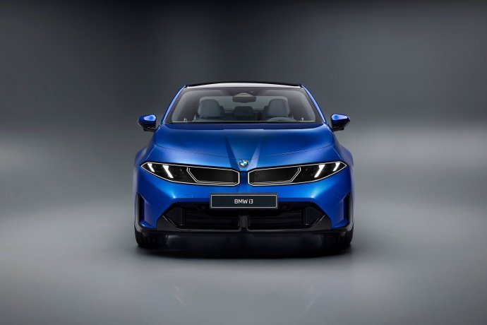 这代3系，你会绕开吗？实车来看，高度还原概念车设计，完全是跨时代的电动车，彻底摆