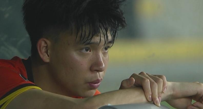 一路闯至决赛，难免心生矜傲，这份轻慢终让我们在赛场折戟。日本小将年纪更轻，却有着