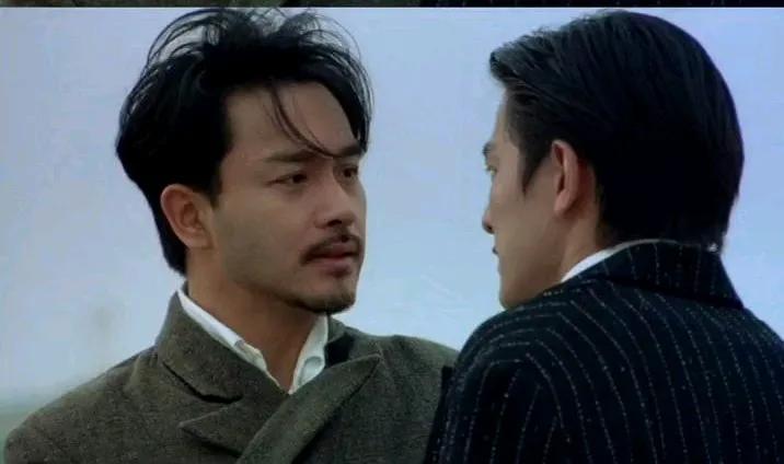 如果说在唱歌和电影两个方面都做得很好，唯一能和刘德华PK的，没有第二个人，只有张