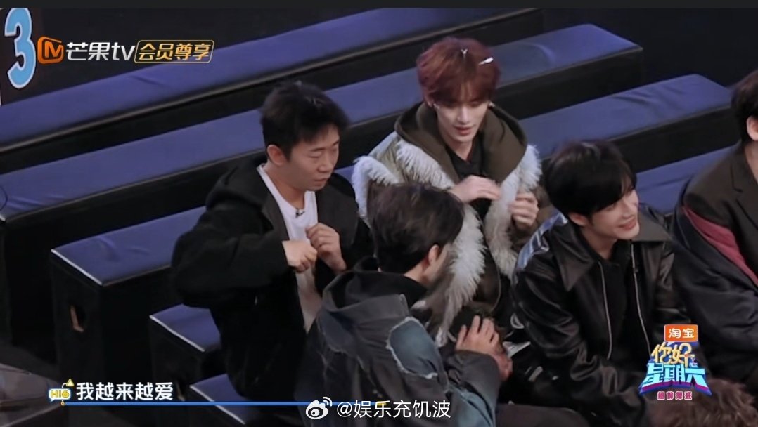 陈哲远是2G网速吧看到杨迪跳《依赖摇》，一脸正经以为是迪哥原创，笑不活了！你好星