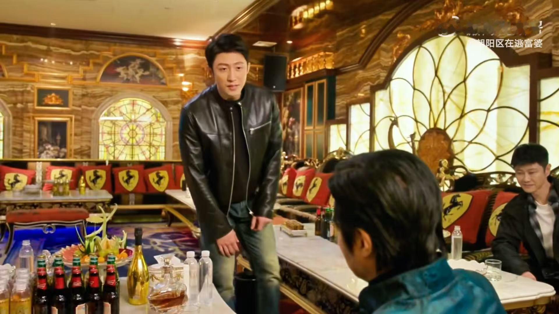 秦枫随时随地演员请就位秦枫和曾旭试探贺氏兄弟时，暗示对方小金库不保又笑着圆场，这