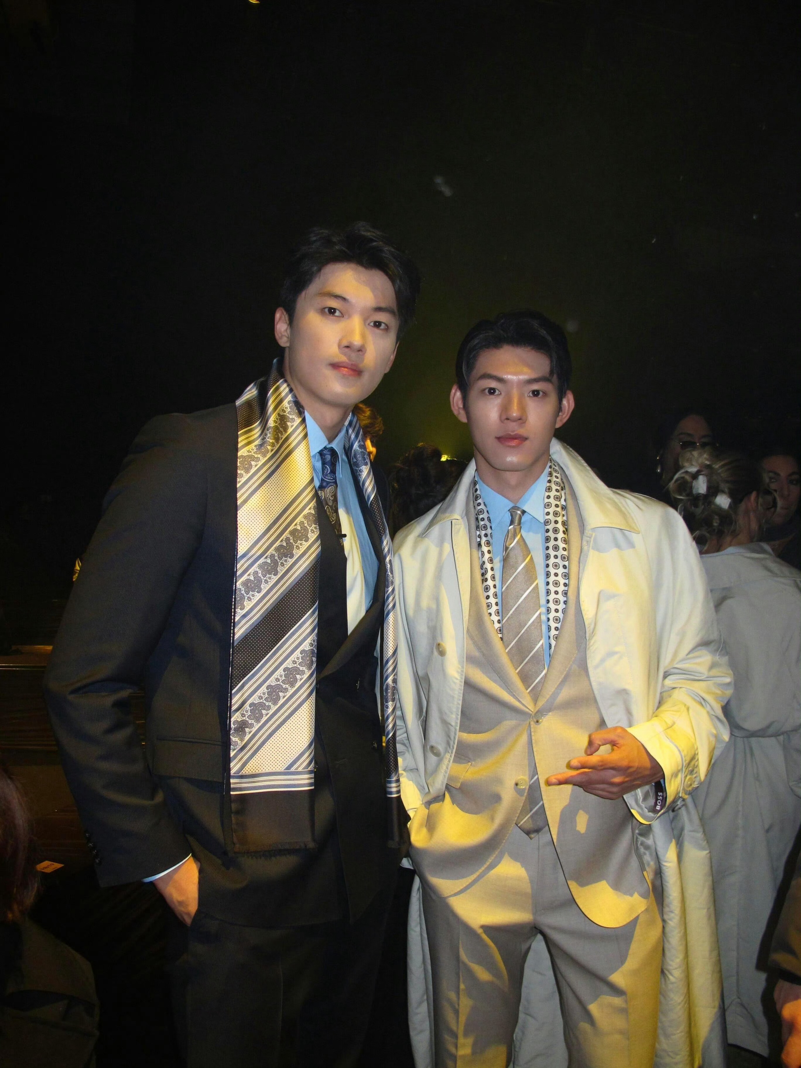 和时尚博主合影汪顺米兰时装周g社拍的汪顺