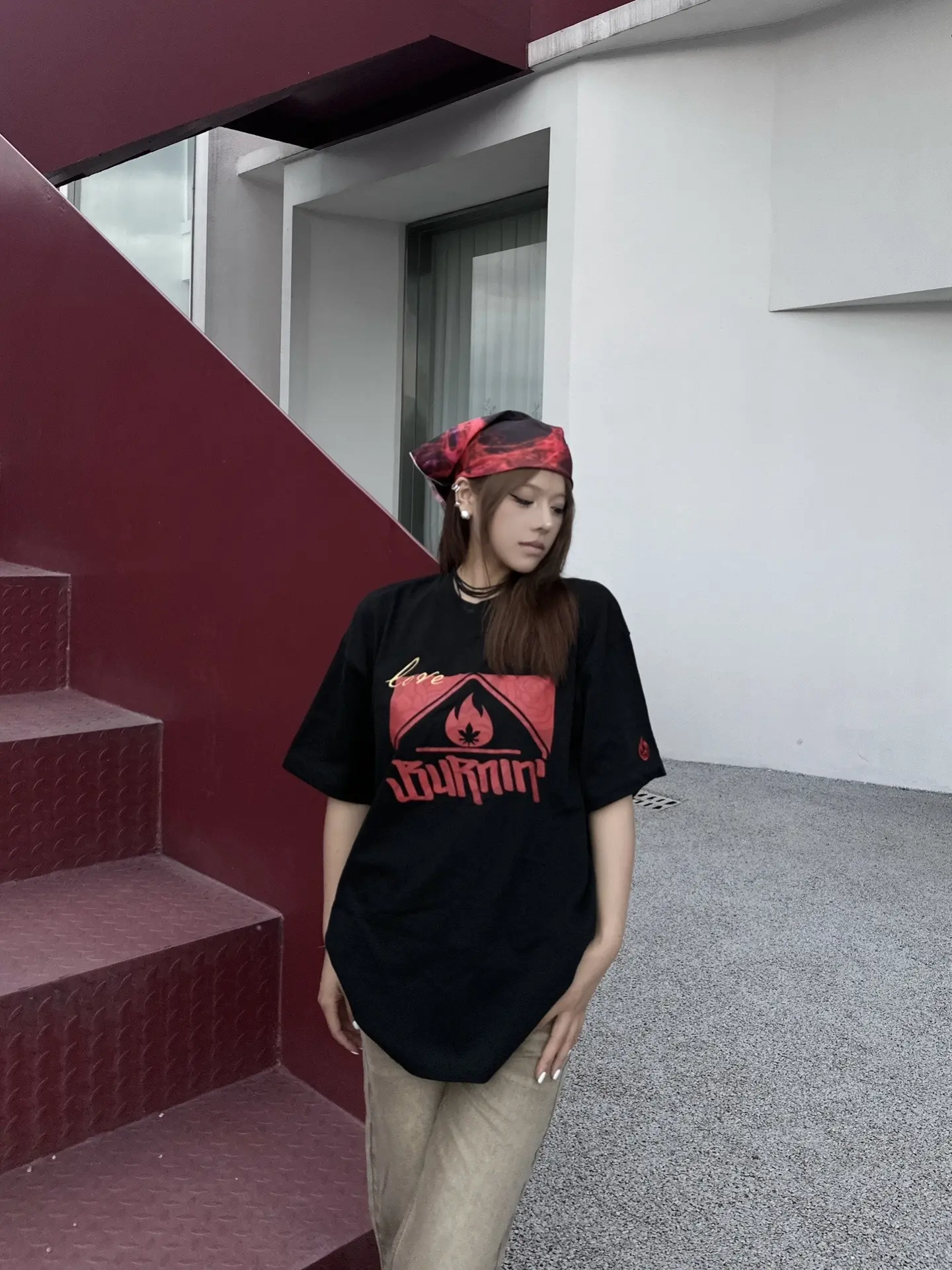 穿BURNIN火苗标 当超级帅姐。