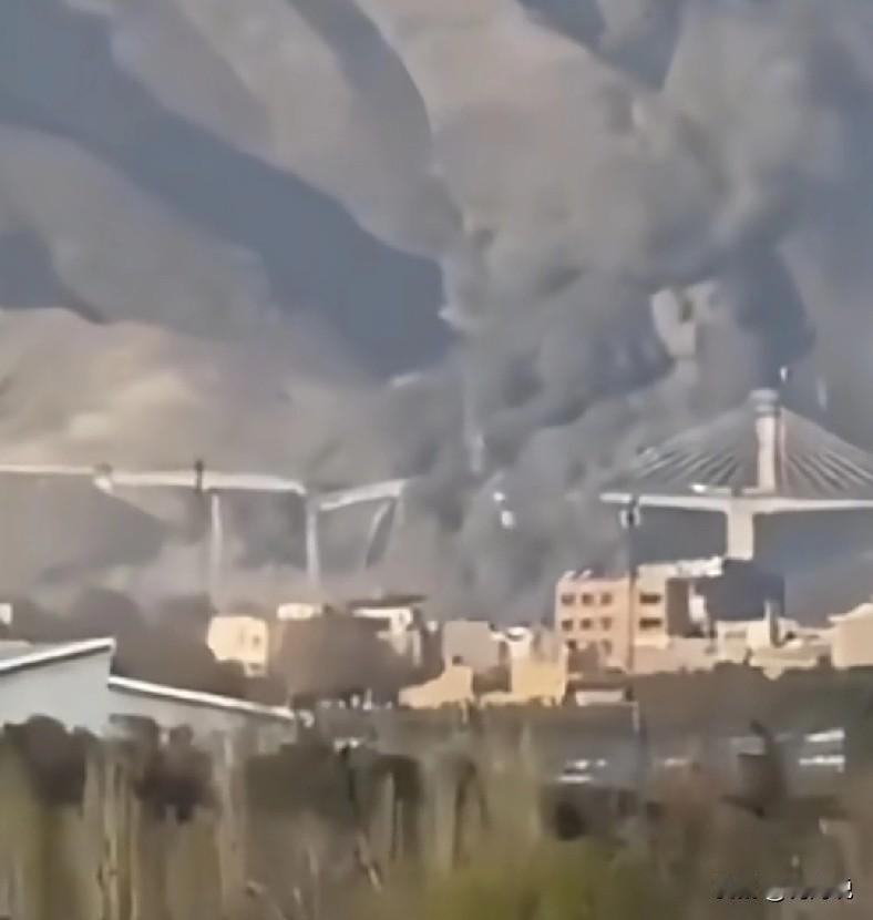 美国疯了，那些什么人类价值观，民生，都是虚伪的。
它说伊朗炸以色列民用设施，是反