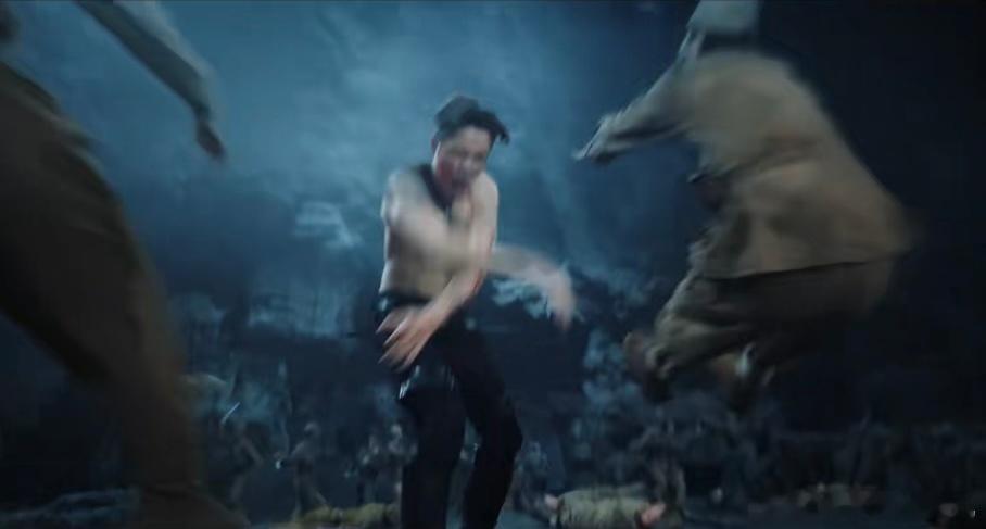 陈伟霆陈伟霆九门半裸打戏陈伟霆的身材锻炼的也太好了吧，而且全是肌肉，谁能拒绝这样