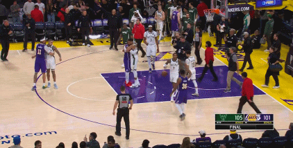 詹姆斯与字母哥拥抱 