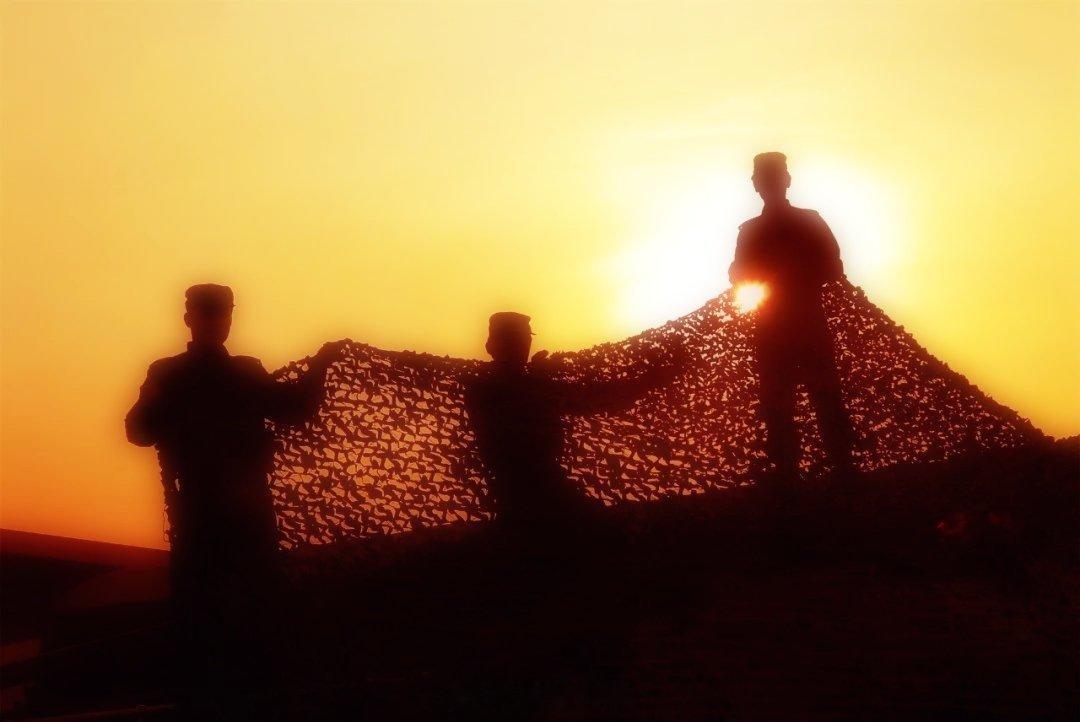 #东风快递[超话]##正青春火箭军##火箭军# 《战友是什么》战友是什么战友是两