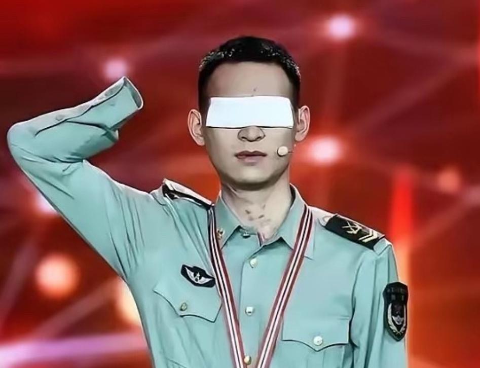 网上有人给杜富国算了笔账：月津贴 3 万 2，国家分了 180 平的房子，水电燃